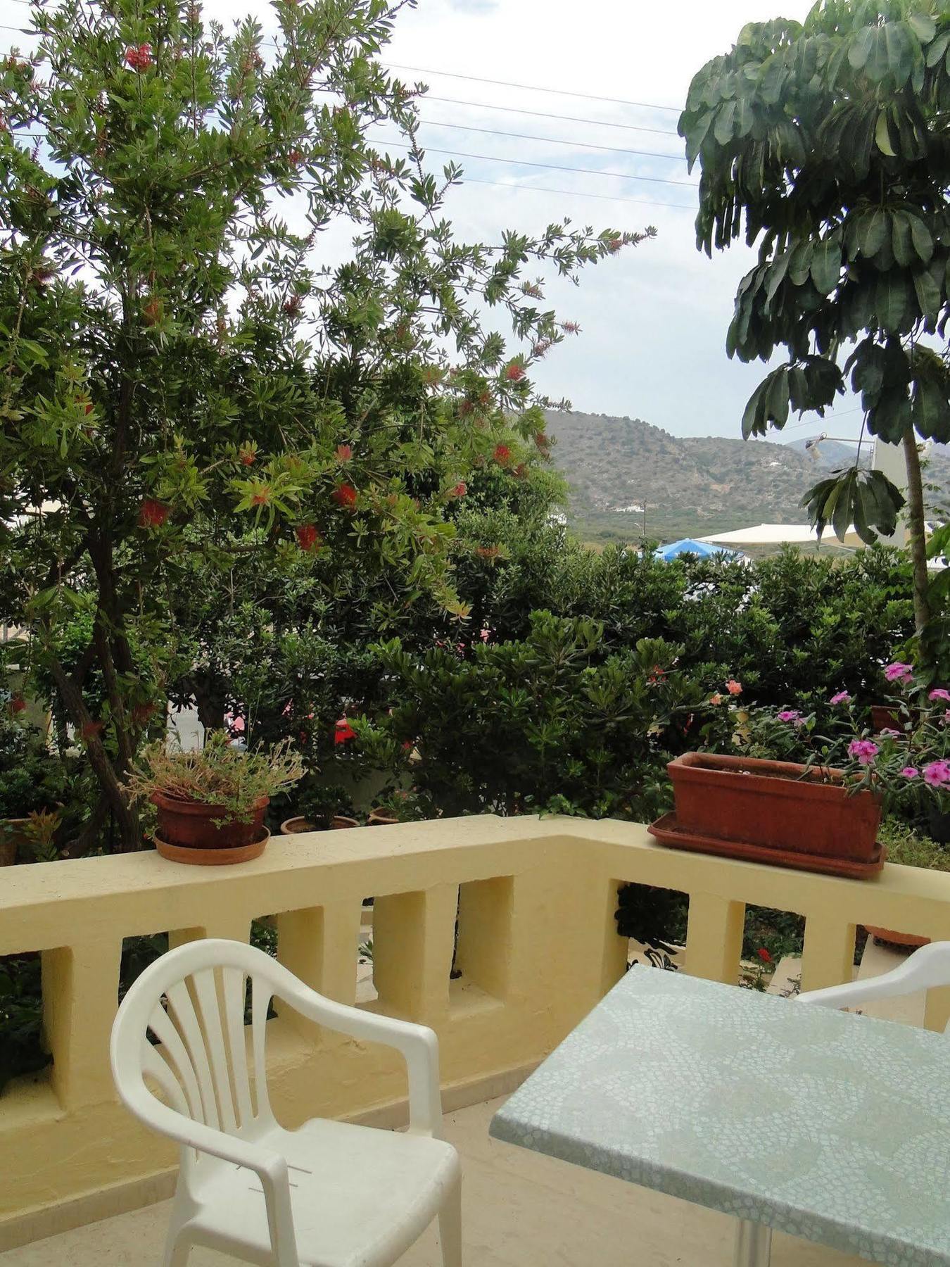Paradise Inn Mílatos Buitenkant foto